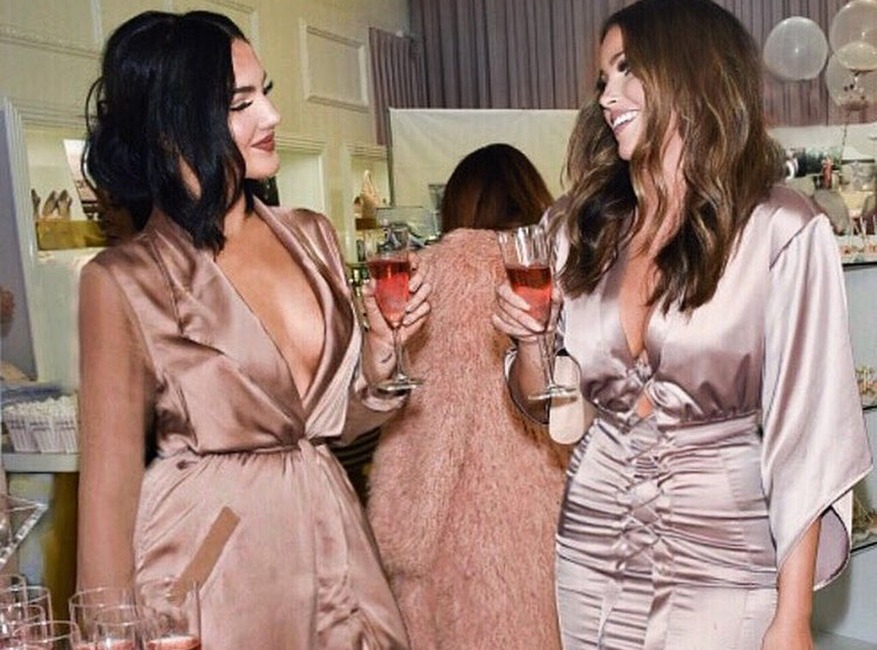 Natalie Halcro, Olivia Pierson